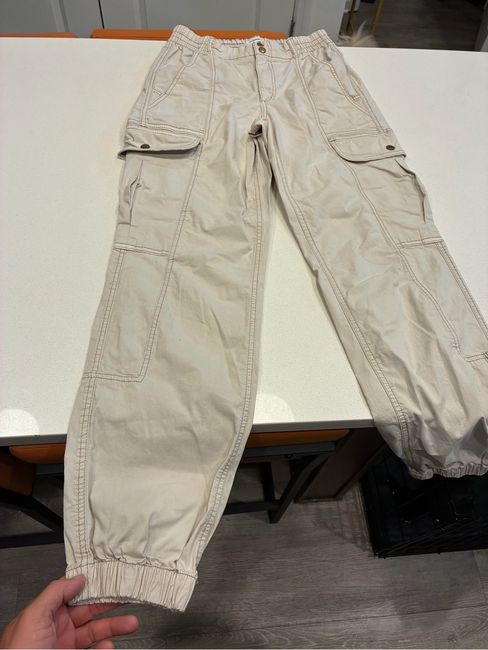 Garage Women’s Beige Solid Cargo Pants Cargo Pockets Flat Front Button Size XS